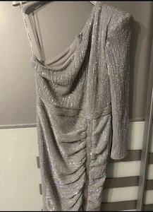 Lavish Alice Ruched Sequin Ruffle Midi Dress, Iridescent Silver, Size 10, Neu - Bild 1 von 5
