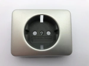 Busch Jaeger alpha nea / exclusive titan Abdeckung für UP Schuko Steckdose - Bild 1 von 2