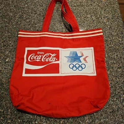 1980 Lake Placid Olympics Coca-Cola Bolsa Tote Vermelha LOGOTIPOS Comitê Olímpico em excelente estado usado - Imagem 1 de 4