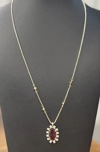 NWT Kendra Scott Brett Pendant Necklace $80 Brass Clear Red Berry - Picture 1 of 6