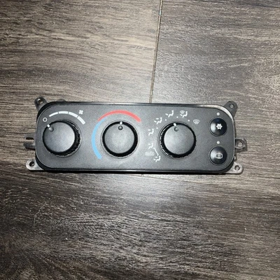2002-2005 Dodge Ram 1500 AC Heater Climate Control UNIT P/N: 55056246AC - Image 1 of 4