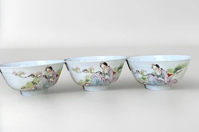 Juego de 3 cuencos antiguos chinos con patas de porcelana pintados a mano con inscripción Foto 1 de 4
