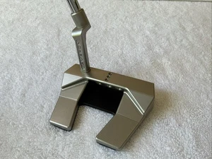 Titleist Scotty Cameron Phantom 5.2 35” Putter - Picture 1 of 9
