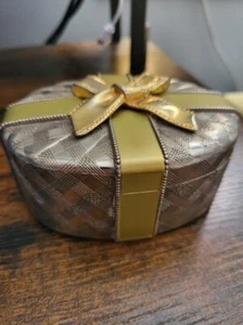 Godinger silver plated oval jewelry box with gold bow - Picture 1 of 4