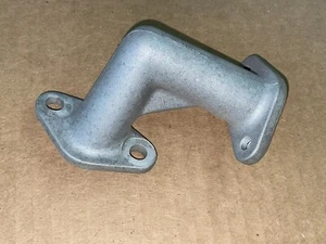 Corvette smog A.I.R Emissions pollution pump hose adapter bracket elbow 84 GM - Bild 1 von 2