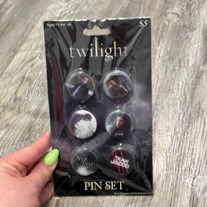 Twilight Saga Pin Set NECA New in Plastic Edward & Jacob Team Jacob - Picture 1 of 3