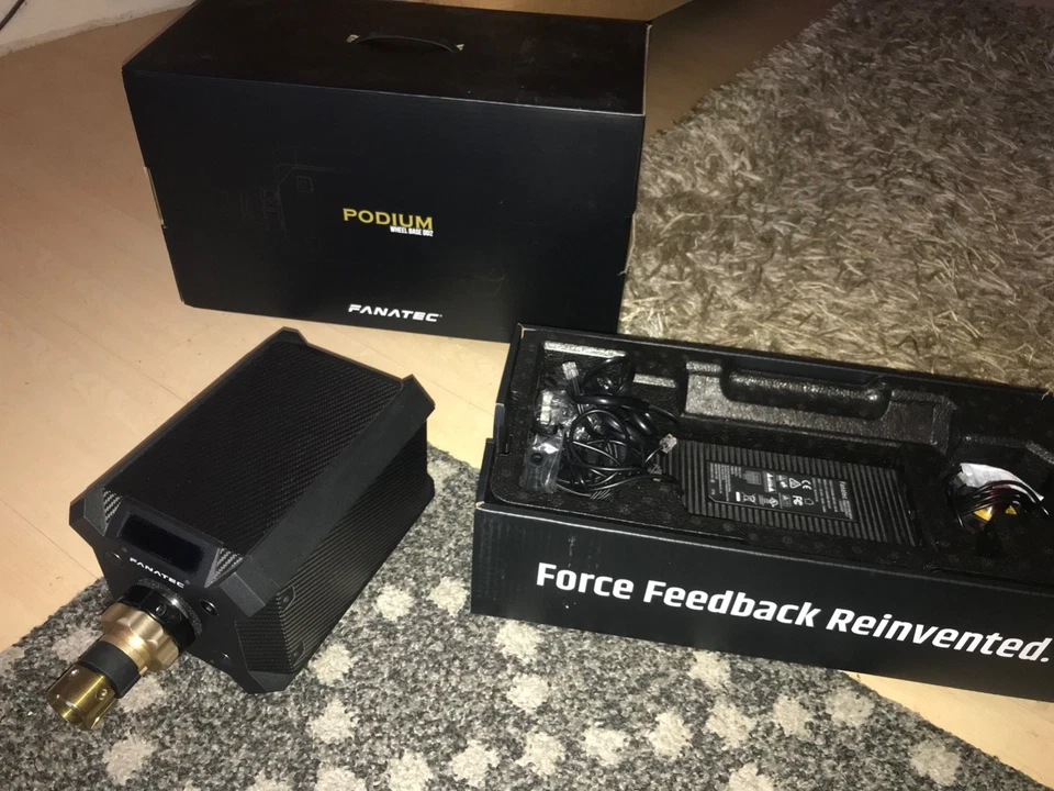 Fanatec DD2 Podium, BMW GT2 wheel, V3 Pedale, Shifter - Bild 1 von 4