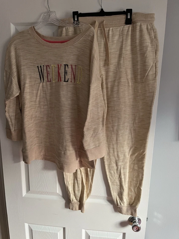 Weekend Sleep/Lounge Wear Women's Large Pant X-Large Top Set 2 Piece Comfy - Image 1 of 4
