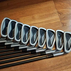 Iron Set 9 pcs, metal heads, carbon shafts, black/white grips, standard loft - Picture 1 of 3