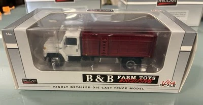 1/64 International S1954 White Grain Truck  - Image 1 of 2