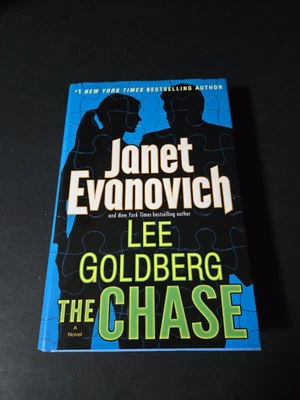 The Chase by Janet Evanovich and Lee Goldberg Foto 1 de 4