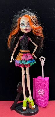 ☆ Monster High ☆ Skelita Calaveres - Scaris: City Of Frights : Mattel 2012 Doll - Image 1 of 4
