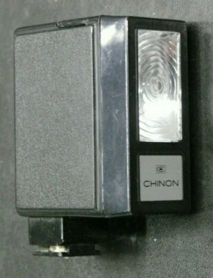 CHINON FLASH - NE FONCTIONNE PAS - VENDU POUR PIECES DETACHEES OU COLLECTION - Photo 1/4