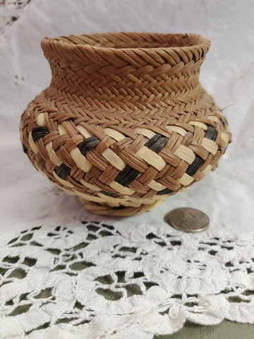 Pine Needle Raffia Craft Basket / Pot JR42 Cover