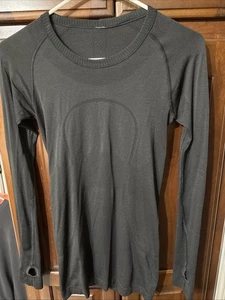 Lululemon Black Long Sleeve Swifty Tech Women's Top Size 4 - Picture 1 of 2