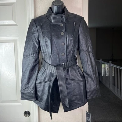 Chaqueta abotonada manga larga de cuero Blanc Noir nueva con etiquetas - negra - pequeña #649 Foto 1 de 4