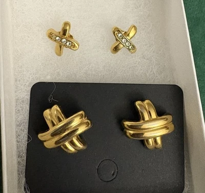 Aretes en tono dorado sin marca en forma de X nuevos en caja Foto 1 de 4