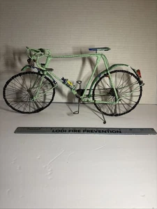 Botella de agua para escultura de bicicleta lata Sprite de aluminio reciclado Senegal África Dakar - Imagen 1 de 13