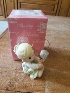 Precious Moments Figurine May Your Christmas Begin with a Bang 2001/Xmas - Picture 1 of 1