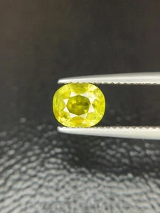 VERY BEAUTIFUL AND GREEN SPHENE 1.65cts - Picture 1 of 4