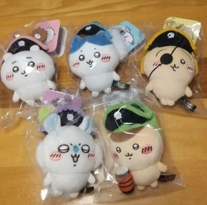 Chiikawa SET 5 Pirati Costume Mascotte 13 cm Peluche Catena Odaiba Bohkenoh - Foto 1 di 8