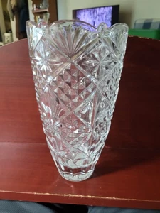 Hermoso jarrón de cristal bohemio corte checo de colección pesado 9,75" - Imagen 1 de 1