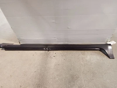 Moldura de panel basculante derecho pasajero Pacifica 2017-2025 [PUV cordobán oscuro] 373 Foto 1 de 4