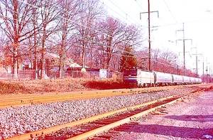 ORIGINAL KODACHROME SLIDE AMTRAK AEM-7 #918 NEWPORT, DELAWARE MARCH 1992 - Picture 1 of 1