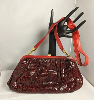 Bolso sin asas Due Fratelli retro años 90 rojo negro cuero serpiente en relieve usado Foto 1 de 4