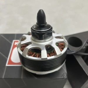 KDE7215XF-135 Motore Brushless per Sollevamento Pesante Elettrico MultiRotore (UAS) Serie - Foto 1 di 4