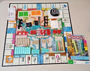 Juego de mesa familiar Hasbro 3D Buildings MONOPOLY City Edition 2009 ¡100 % completo! - Imagen 1 de 7