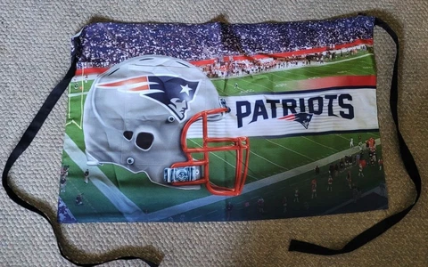McArthur Towel and Sports New England Patriots Apron Grilling Tailgate Pocket Cover
