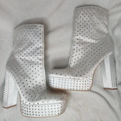 Botas Cape Robbin para mujer talla 11 blancas con plataforma de estrás tacón ancho punta cuadrada Foto 1 de 4