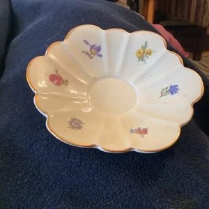 PLATILLO DISEÑO FLOR DEMITASSE PORCELANA HUESO ALESBURY VINTAGE HECHO EN INGLATERRA - Imagen 1 de 4