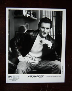 "Ask Harriet" (1998) TV show press kit photo - Anthony Tyler Quinn - Picture 1 of 3