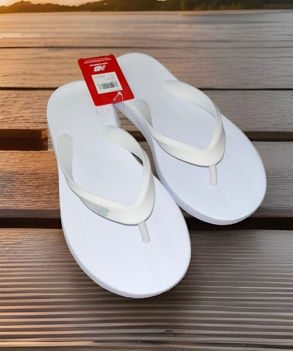 Sandali infradito donna New Balance bianchi nuovi con etichette taglia US 5B