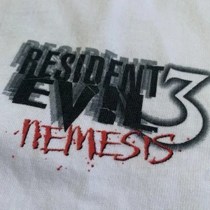 Resident Evil 3 Nemesis Promo T-Shirt XL White Capcom Game Tee Hanes VTG Rare - Picture 1 of 7