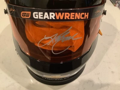 LLAVE DE ENGRANAJES AUTOGRAFIADA 2021 KURT BUSCH CASCO TAMAÑO COMPLETO CON CERTIFICADO DE AUTENTICIDAD Y TARJETA AUTOGRAFIADA Foto 1 de 4