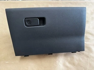 Guantera Ford Mustang S650 2024 - OEM - Imagen 1 de 10