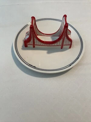 Plato de baratija Anthropologie Molly Hatch San Francisco Golden Gate Bridge Foto 1 de 4
