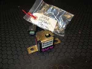 2000-2004 Nissan Xterra OEM Yaw Rate Sensor 47930-7Z300 Stability Control *NICE* - Picture 1 of 9