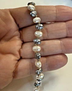 Vtg 7.75" Freshwater Pearl Bracelet Cream & Gray Color Stones Goldtone 1980s - Picture 1 of 11