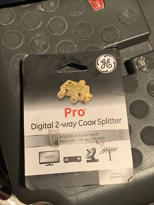 GE Pro Digital 2-way Coax Splitter 5-2500 MHz Coaxial Cable 33526 - Image 1 of 2