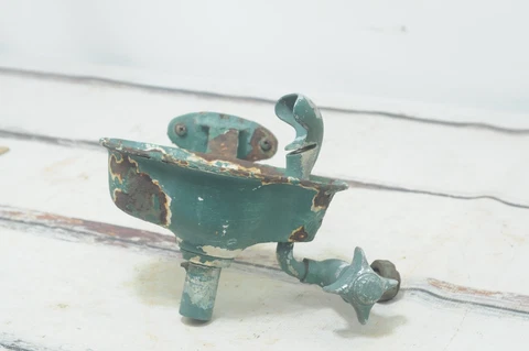 Antique/Vintage HALSEY TAYLOR Enamel Over Cast Iron Water Fountain Sink & Bracke Cover