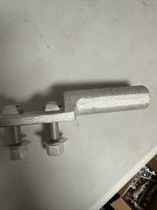 Burndy YKA321R-2N 266MCM Aluminum Compression Terminal w/Fixed Hardware - Picture 1 of 8