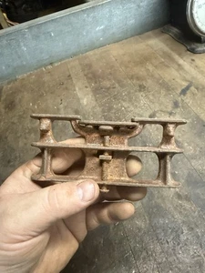 De colección Antiguo Original 2 Dos Hombres Corte Transversal Hoja Leñador Herramienta Afilador EE. UU. - Imagen 1 de 14