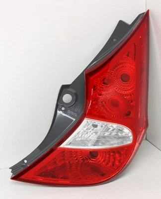 Lámpara trasera lateral derecha pasajero Hyundai Accent Hatchback 2012-17 92402-1R210 OEM Foto 1 de 4