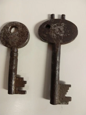 WINSON GREEN, BIRMINGHAM, PRISON KEYS. SIGNED, J BATES Cover