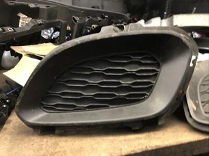KIA RIO 2012 PASSENGER SIDE FOG LIGHT SURROUND TRIM 86523-1W200 - Picture 1 of 3