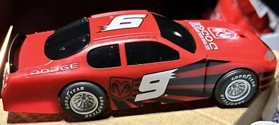 NASCAR #9 Dodge Charger coche de carreras conducido por Kasey Kahne (2004-2007) dispensador PEZ Foto 1 de 3